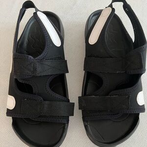 Nike Sunday Adj V1 sandals